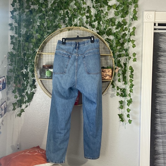 Maternity ripped jeans from Old Navy. Cropped, size 14. New without tags - Picture 4 of 10